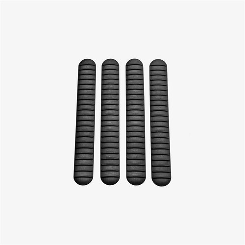 Les M-LOK Rail Covers B5 SYSTEMS offrent une prise sûre et une résistance à la chaleur, s'adaptant à la plupart des rails et vendues par packs de 4.