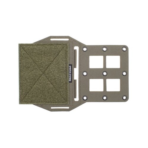Le MOLLE Expander Wing est une plateforme polyvalente pour fixer couteaux et pochettes sous le cummerbund du LV/119, compatible avec les Tubes™.