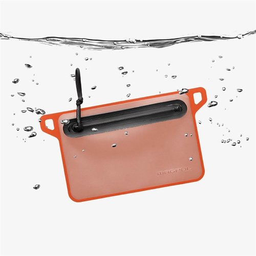 Le DAKA Waterproof Window Pouch est 100% étanche, avec une fermeture éclair YKK facile à utiliser et un panneau translucide pour identifier rapidement le contenu.