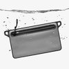 Le DAKA Waterproof Window Pouch est 100% étanche, avec une fermeture éclair YKK, un matériau résistant et une fenêtre translucide pour identifier facilement le contenu.