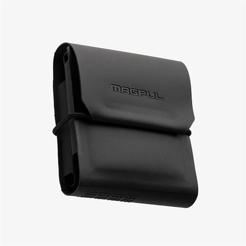 Le DAKA Ammo Sleeve est compact, durable et silencieux, idéal pour stocker jusqu'à 10 cartouches .223 à 300 Win Mag, tout en restant facilement accessible.