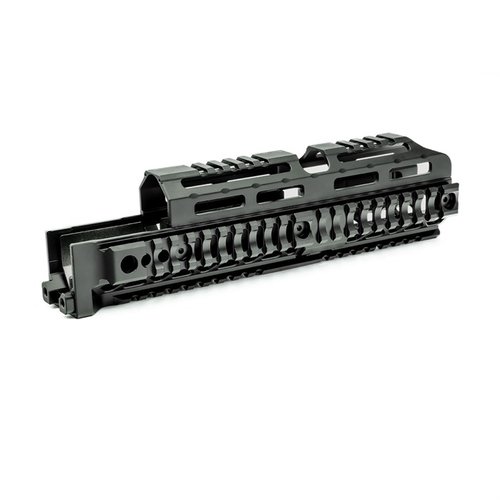Le AK Alpha Series Quad Rail Handguard offre flexibilité, installation facile, plusieurs points QD pour sangles et une construction robuste en aluminium léger.