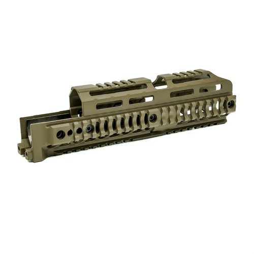 Le AK Alpha Series Quad Rail est léger, flexible et s'adapte à la plupart des AKM, offrant des points QD pour les sangles et un montage d'accessoires 1913.
