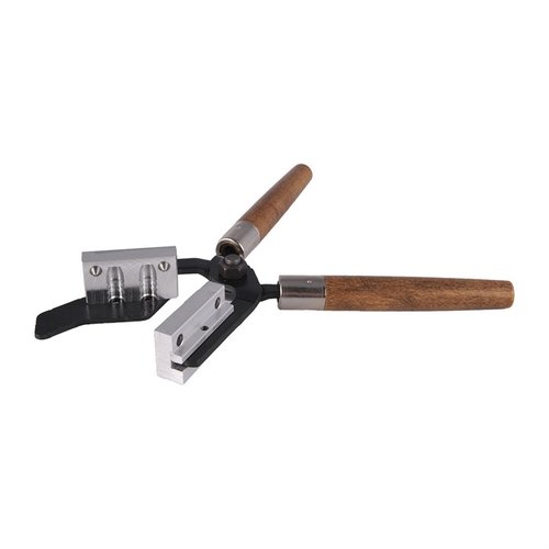 Les moules en aluminium Lee garantissent un contrôle optimal de la taille et de la rondeur, avec poignées et plaques de sprue incluses pour un moulage rapide.