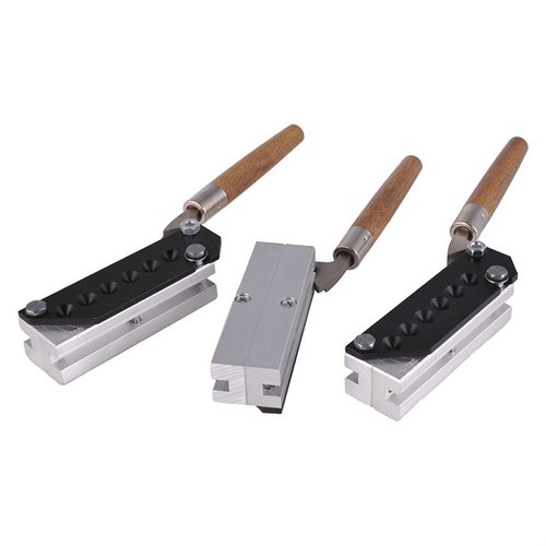 Avec le moule à balles 6 cavités de LEE PRECISION, tu profites de blocs en aluminium usinés, résistants à la rouille et d'une plaque de sprue anodisée pour un tir précis.