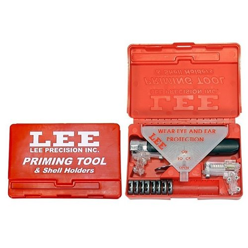Le kit Auto Priming de LEE PRECISION te permet de préparer facilement tes amorces avec 8 porte-amorces, compatible avec plus de 130 cartouches, le tout dans une boîte pratique.