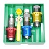 Le jeu de 3 dies Breech Lock de Lee comprend des bushings Smart Lock colorés, un Full Length Sizing Die, un Easy Adjust Bullet Seating Die et un Factory Crimp Die.