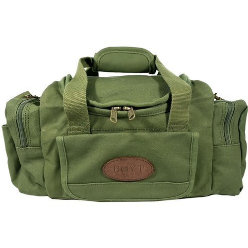 Le sac à clays en toile cirée de Boyt Harness est pratique avec son ouverture en clamshell, ses poches pour accessoires et sa capacité pour 8 boîtes de cartouches.