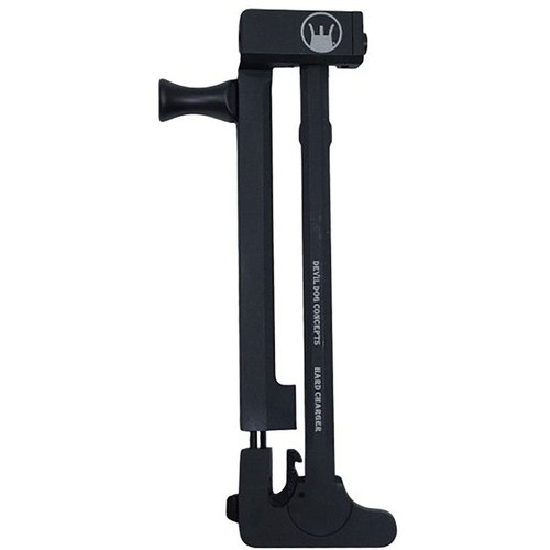 Transforme ton AR-15 en Side Charger facilement avec le Hard Charger : ergonomique, interchangeable, et sans stress sur le roll pin, prêt en moins d'une minute!