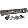 Le COMBAT RAIL HD M-LOK pour AR-15 offre une rigidité maximale, un montage sécurisé sans mouvement et un design léger en aluminium anodisé, idéal pour un usage intensif.