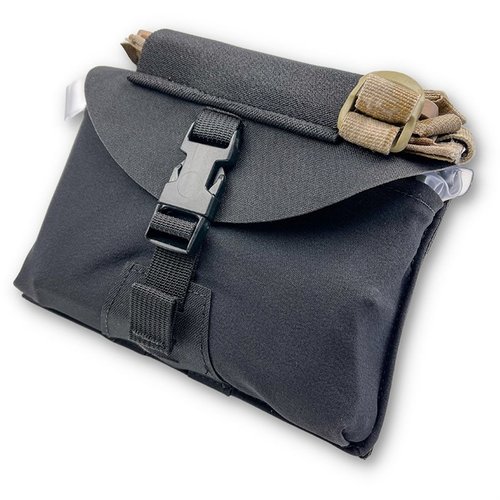 Le pouch IFAS de GBRS Group est léger, MOLLE compatible, avec un système de retenue pour tourniquet et un design pratique pour un accès rapide en urgence.