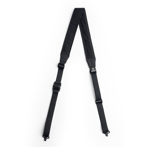 Le SIERRATAC REVERSO Sling offre un réglage rapide de tension, un pad amovible pour le confort et des attaches QD pré-installées, parfait pour sécuriser ton arme.