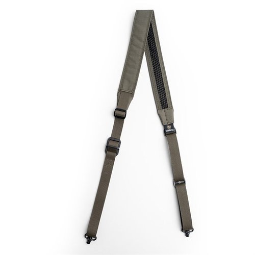 Le SIERRATAC REVERSO est un sling rapide et détachable, avec un ajustement facile, un pad amovible pour le confort et des matériaux durables, parfait pour le terrain.
