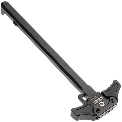Le NLX556 Ambidextrous Charging Handle pour AR-15 offre un design compact avec des oreilles plus petites, fabriqué en aluminium 7075 pour une durabilité optimale.