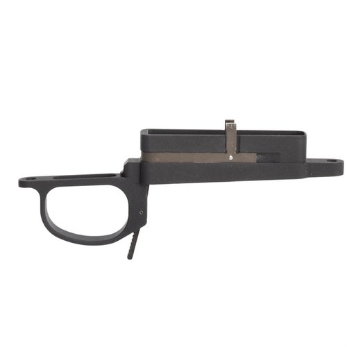 Améliore ou remplace le garde de détente de ton Remington 700 avec ce modèle OEM, offrant un ajustement parfait et une durabilité optimale pour ta précision.