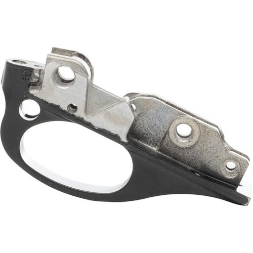 Améliore ou remplace ton logement de détente avec ce Trigger Plate Assembly pour Remington 552/572, finition gloss black et compatible avec la sécurité à gauche.