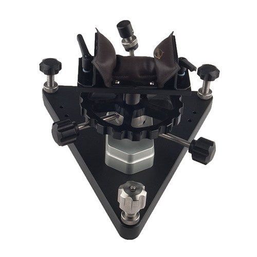 Le Sinclair Competition Rest est lourd, mobile et ambidextre, offrant un réglage facile de la hauteur et du vent, parfait pour la précision en tir de compétition.