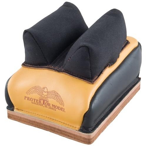 Le Protektor Dr. Bag pèse plus de 15 lbs, offre une stabilité exceptionnelle, et est disponible avec des oreilles en cuir ou Cordura pour un soutien optimal.