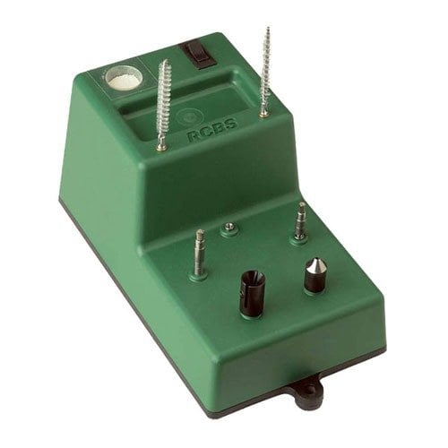 Le Trim Mate™ Case Prep Center rend la préparation des douilles cinq fois plus rapide avec ses cinq têtes rotatives pour chamfer, deburr et nettoyer.