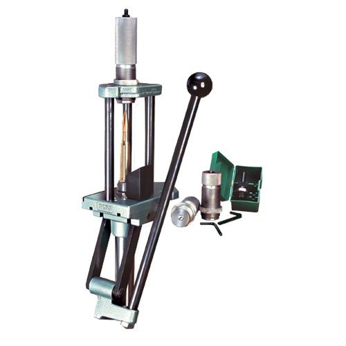 Avec le pack AMMOMASTER .50 BMG d'RCBS, tu as tout ce qu'il te faut pour recharger avec précision, y compris la presse, les dies et les accessoires.