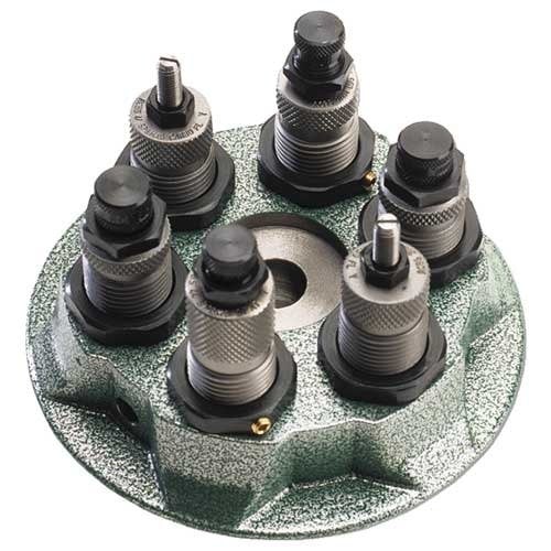 La TURRET PRESS RCBS simplifie le rechargement, avec un mode progressif pour 50 à 200 cartouches/heure et un cadre en fonte robuste pour une durabilité optimale.