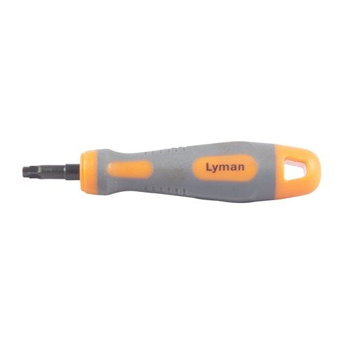 Les PRIMER POCKET REAMERS de Lyman sont des outils ergonomiques qui nettoient les poches de culot et éliminent les bavures, parfaits pour préparer tes amorces.
