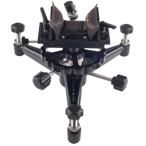 Le Sinclair Heavy Varmint Rest offre un ajustement rapide pour tous les types de crosse, avec un réglage de vent rapide pour un tir compétitif, disponible en droitier et gaucher.