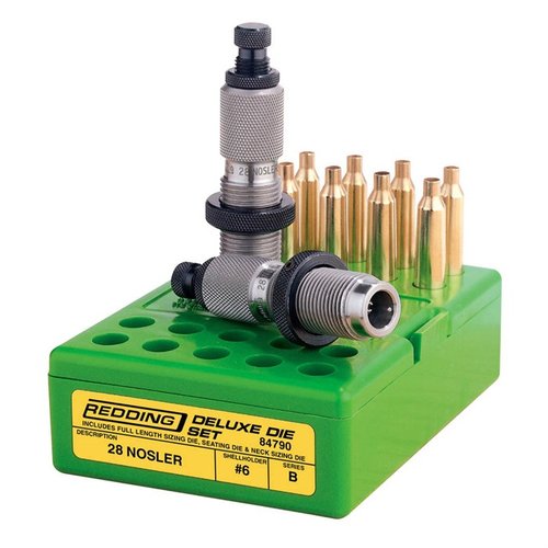 Le set de dies Deluxe Redding inclut un die de dimensionnement complet, un die de seating et un die de dimensionnement de col, tous fabriqués pour durer et assurer un ajustement parfait.