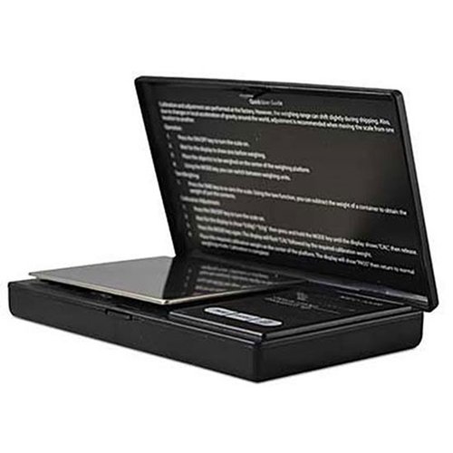 Le Reloading Scale Kit de MEC Reloading te permet de peser tes charges avec précision grâce à sa capacité de 100g et une résolution de 0,1 grain.