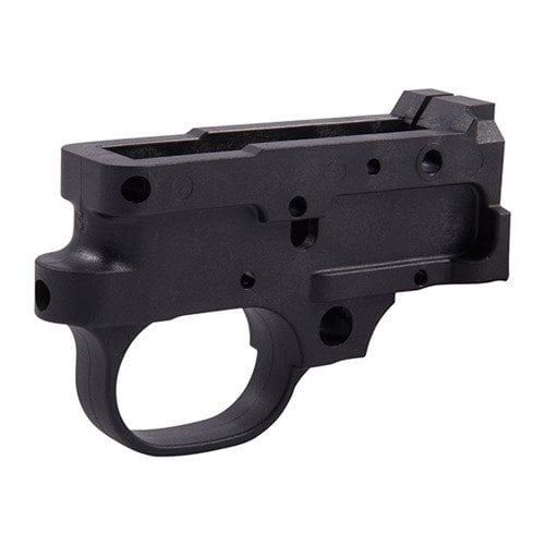 Le TRIGGER GUARD de RUGER s'adapte parfaitement à plusieurs modèles 10/22, offrant sécurité et confort pour une expérience de tir optimale.