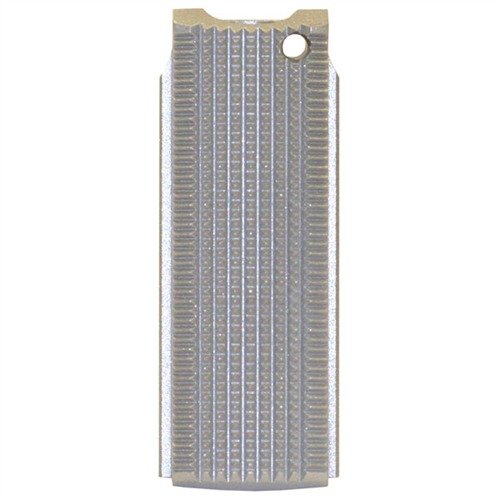 Le 1911 Mainspring Housing en acier inoxydable offre une prise antidérapante grâce à son checkering profond, idéal pour un maintien sûr de ton arme.